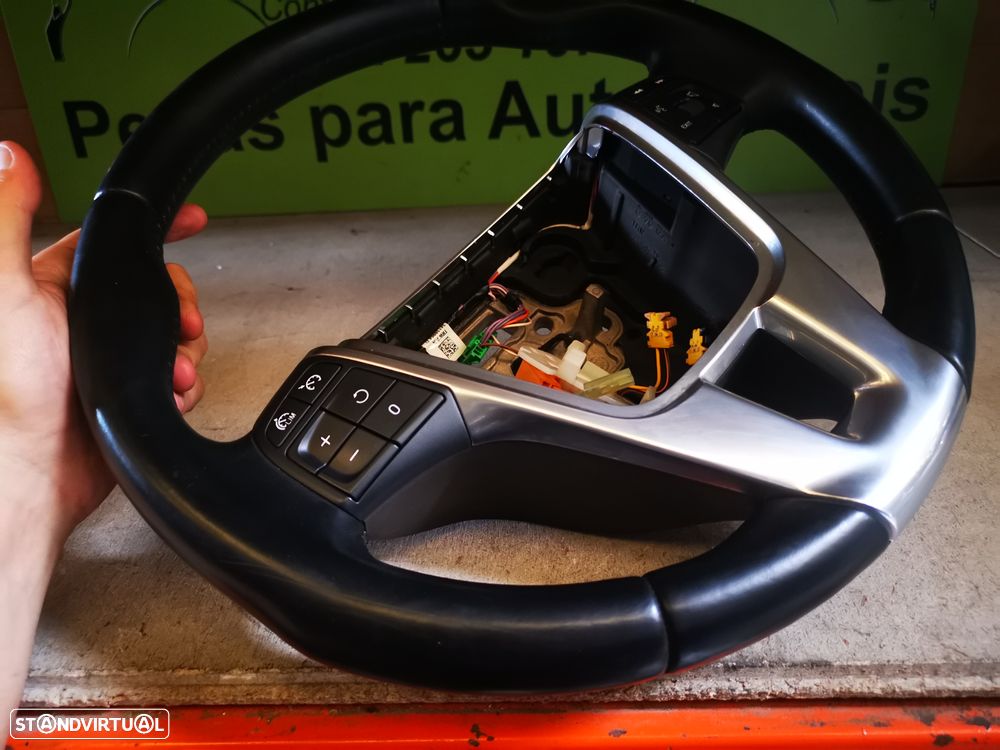 VOLVO V40 D2 VOLANTE - 129 - 8