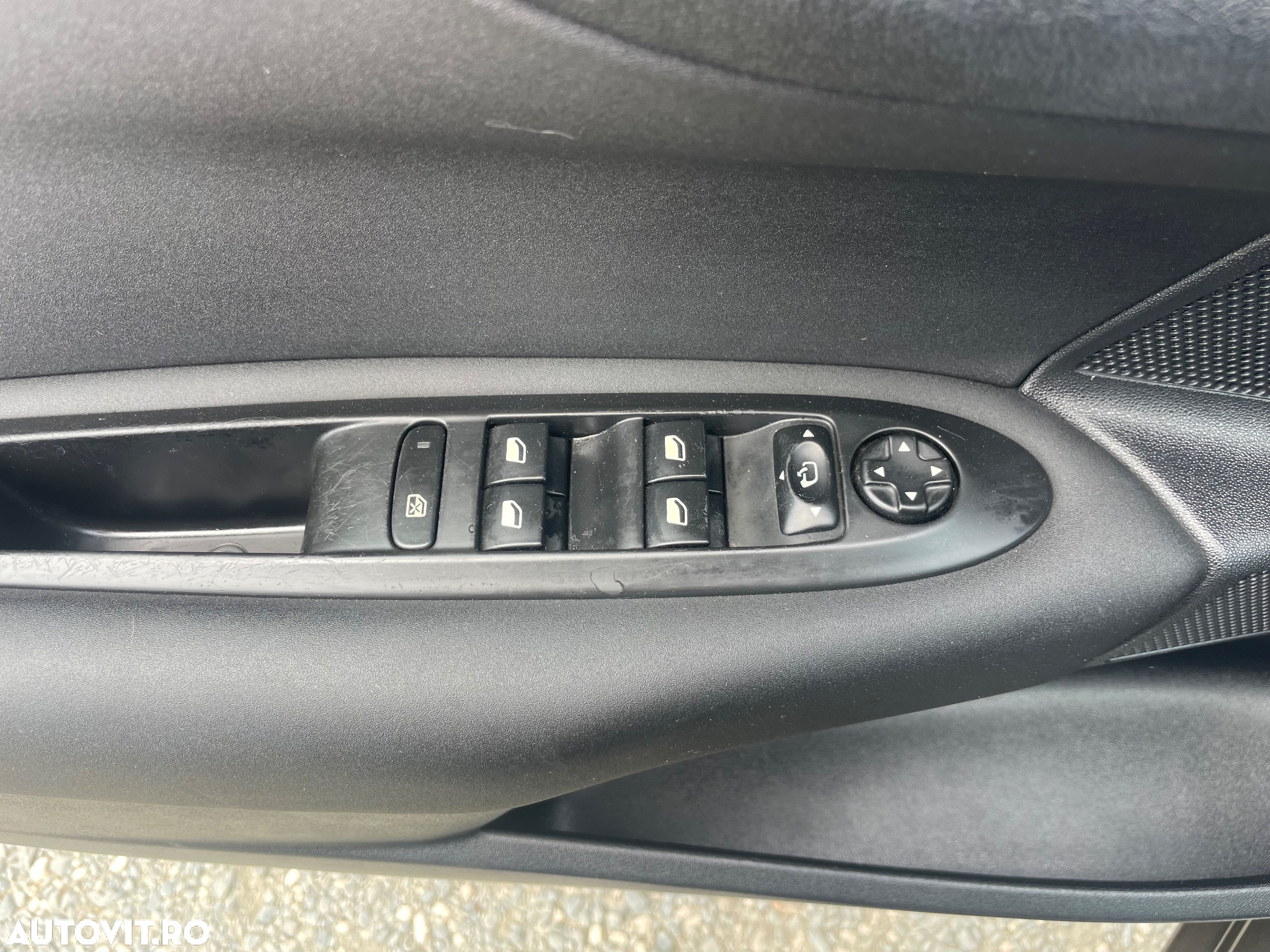 Citroën C4 1.6 THP BMP Exclusive - 25