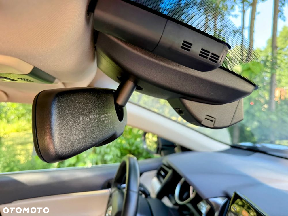 Toyota Camry 2.5 Hybrid Executive CVT - 16