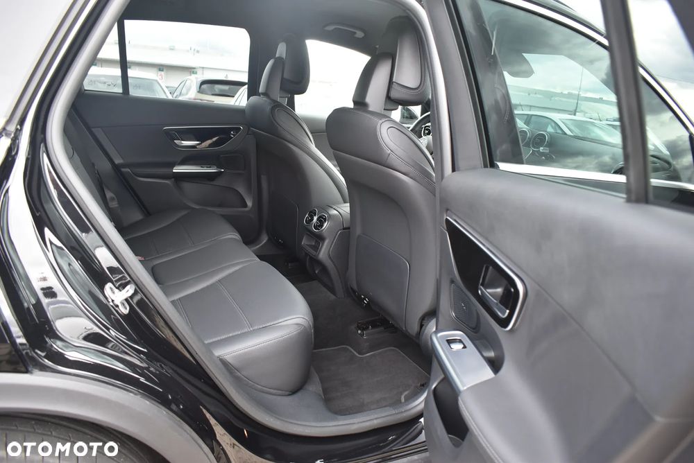 Mercedes-Benz GLC 300 de PHEV 4-Matic Avantgarde - 16