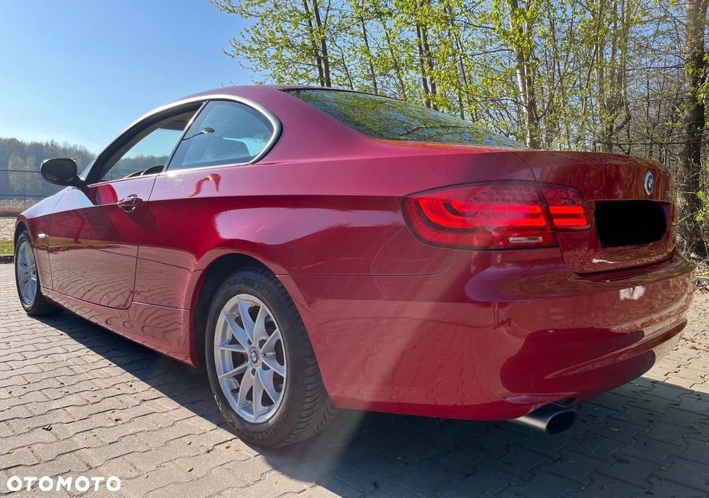 BMW Seria 3 318i Edition Exclusive - 14