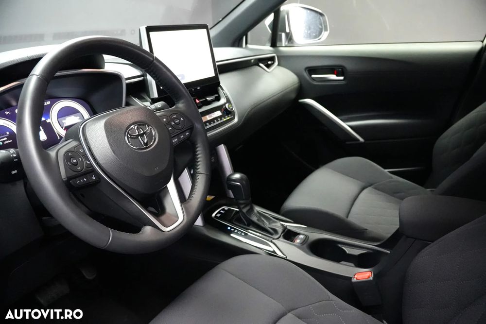 Toyota Corolla Cross - 8