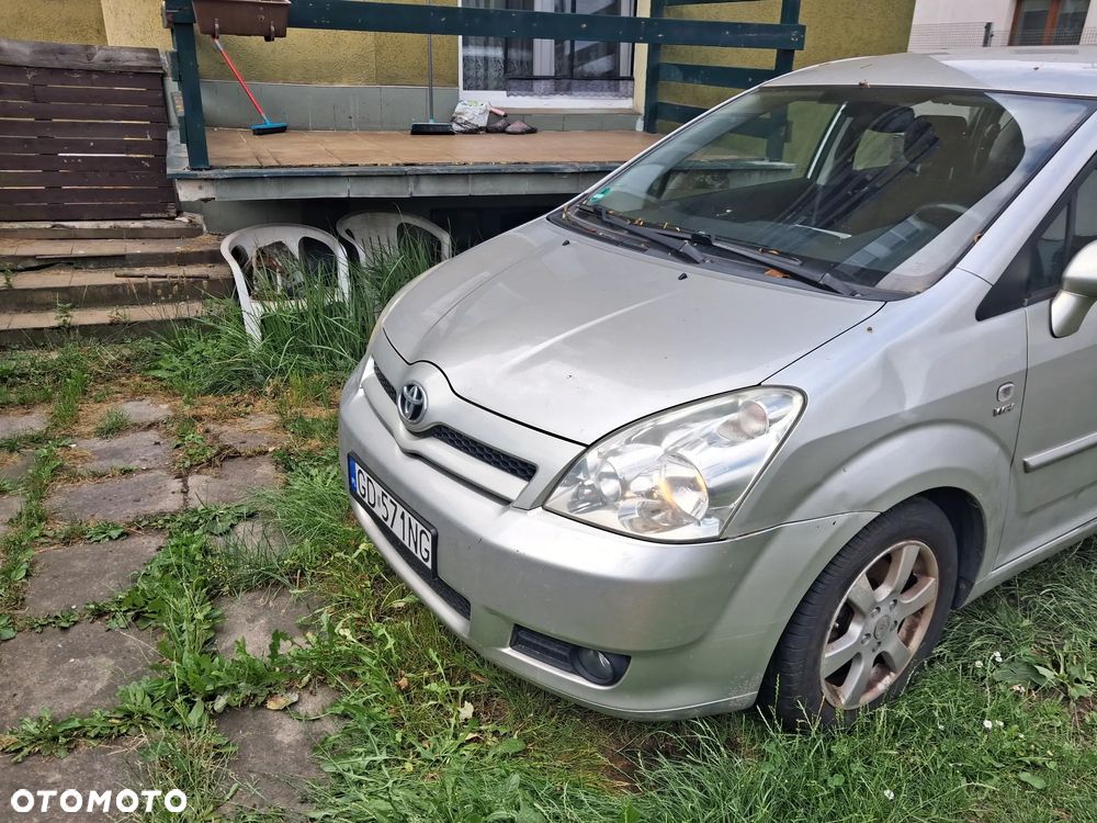 Toyota Corolla Verso - 2