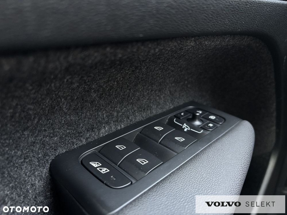 Volvo XC 40 - 18