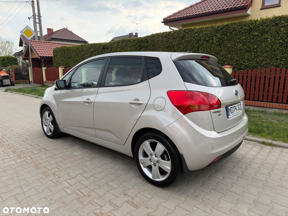 Kia Venga 1.6 CVVT Titanium Collection - 4