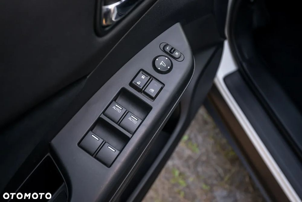 Honda CR-V 2.0i-VTEC 2WD Comfort - 24