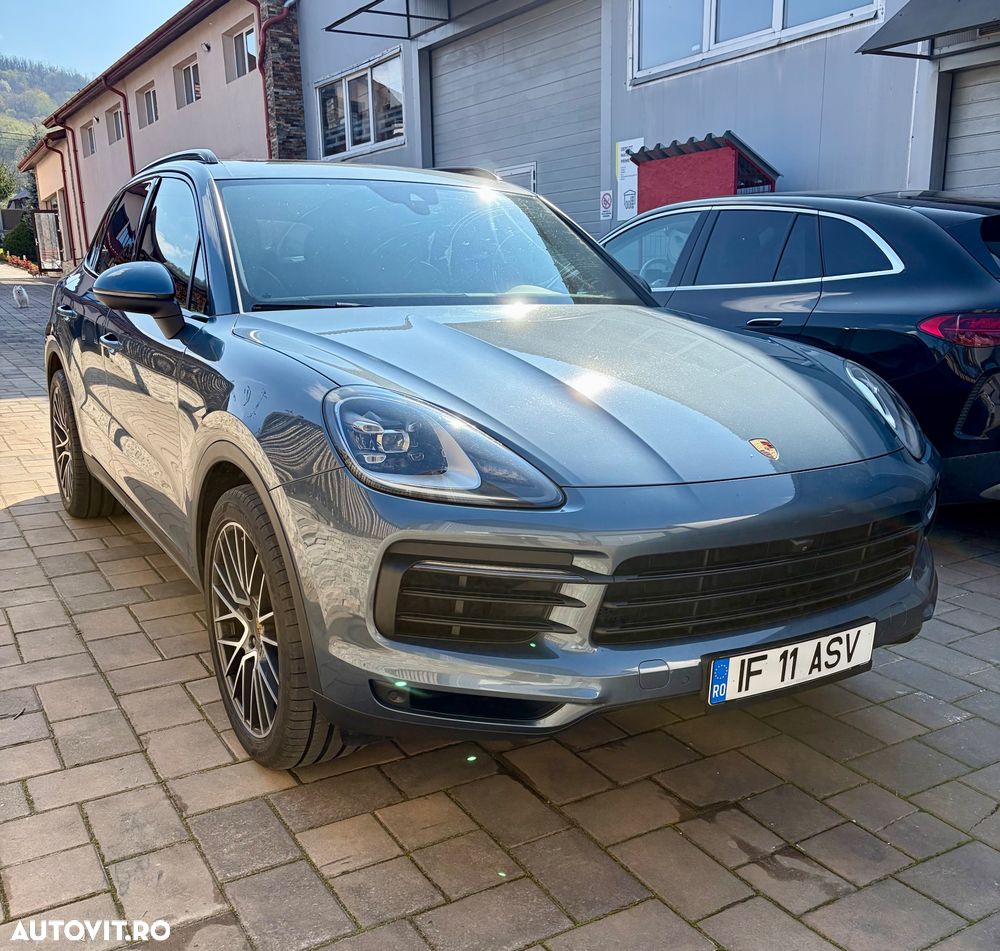 Porsche Cayenne - 2