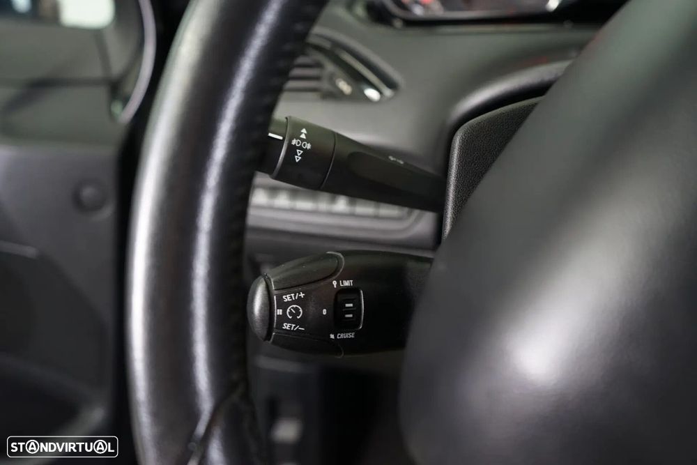 Peugeot 208 1.2 PureTech Style - 23