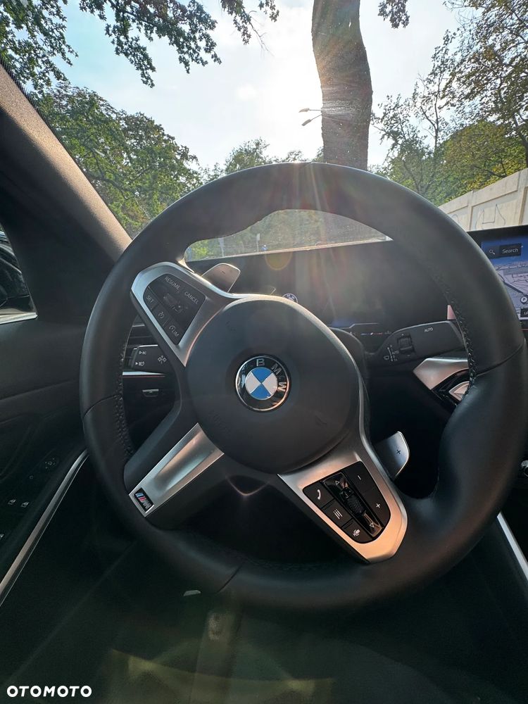 BMW Seria 3 318i M Sport - 12
