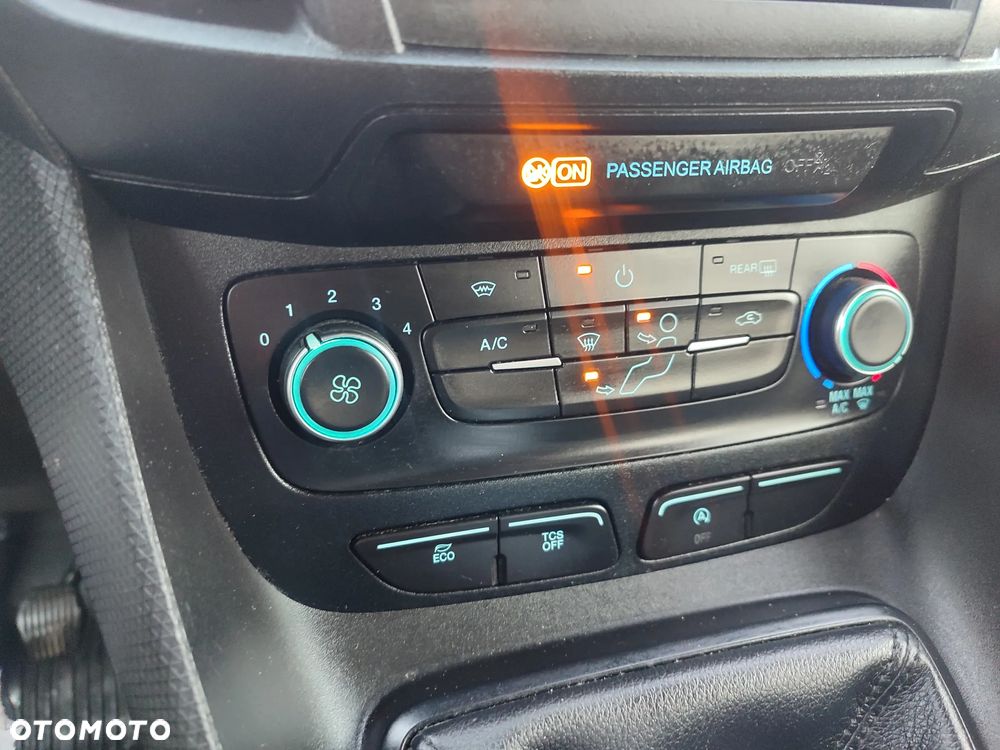 Ford Transit Connect - 16