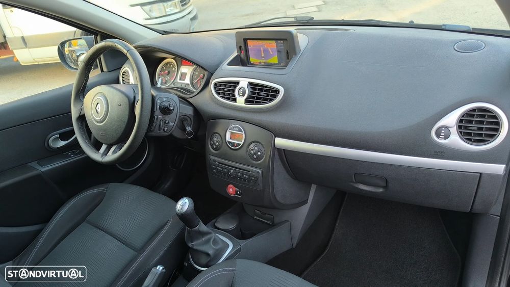 Renault Clio Sport Tourer - 45