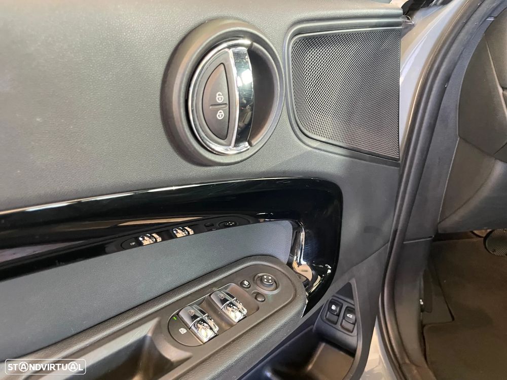 MINI Countryman Cooper SE ALL4 Auto - 14