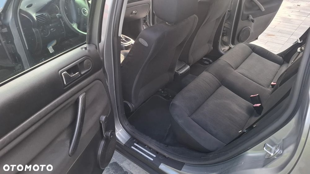 Volkswagen Passat 1.9 TDI - 9