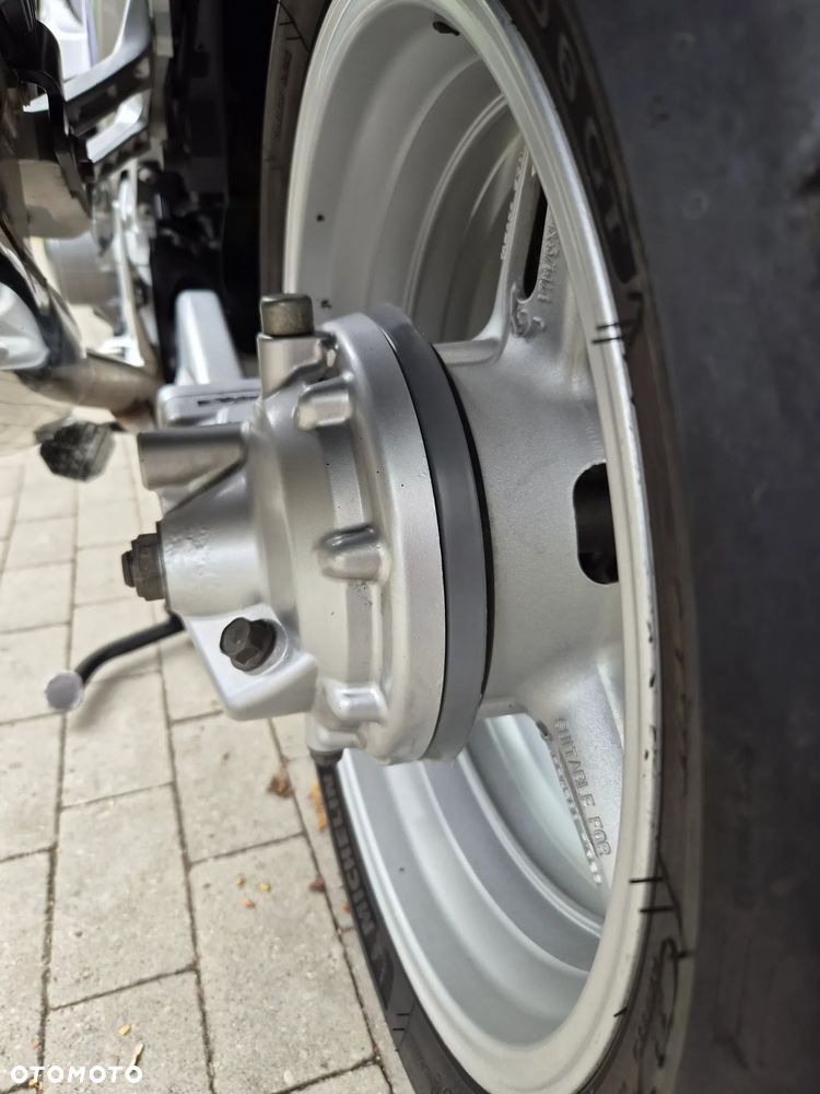 Yamaha FJR - 23