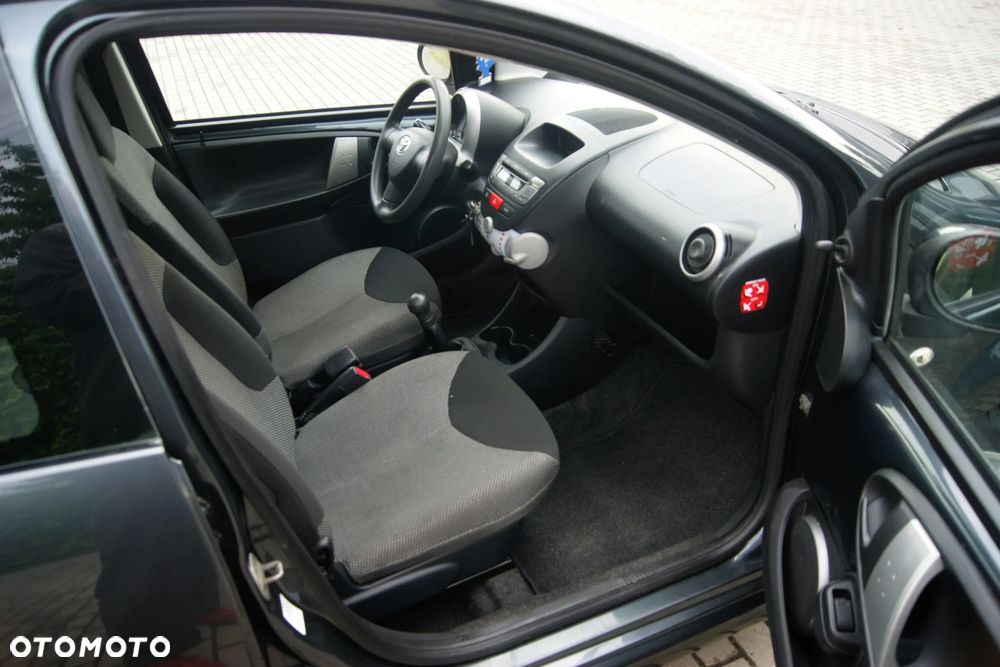 Toyota Aygo Connect - 23