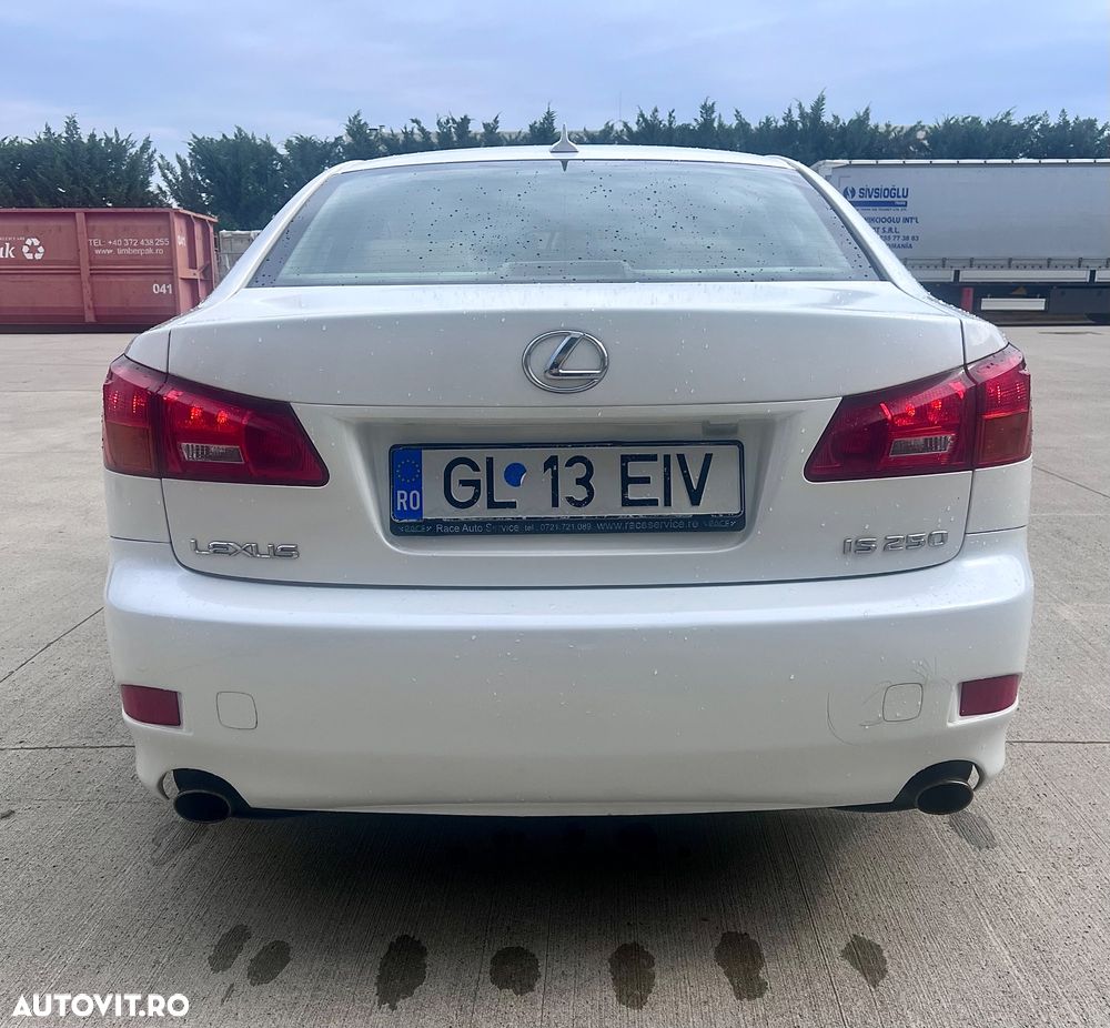 Lexus Seria IS 250 2.5 V6 Aut Executive - 9