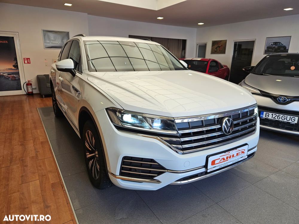 Volkswagen Touareg V6 TDI 4MOTION Elegance - 3