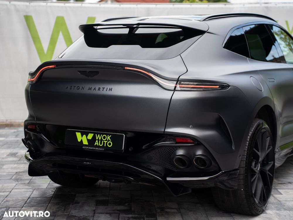 Aston Martin DBX - 10