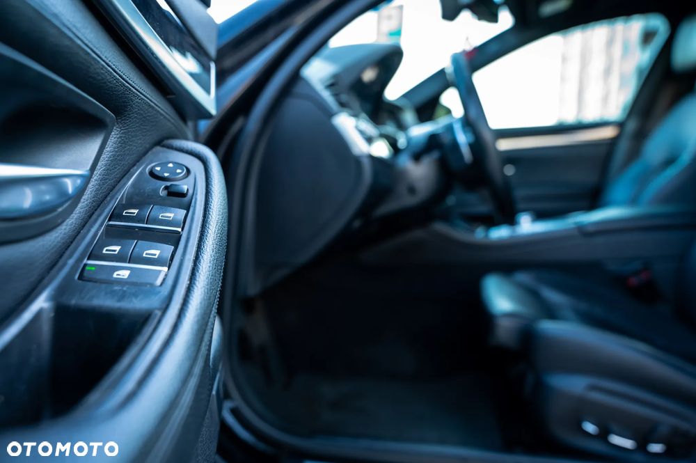 BMW Seria 5 520d xDrive Luxury Line - 16