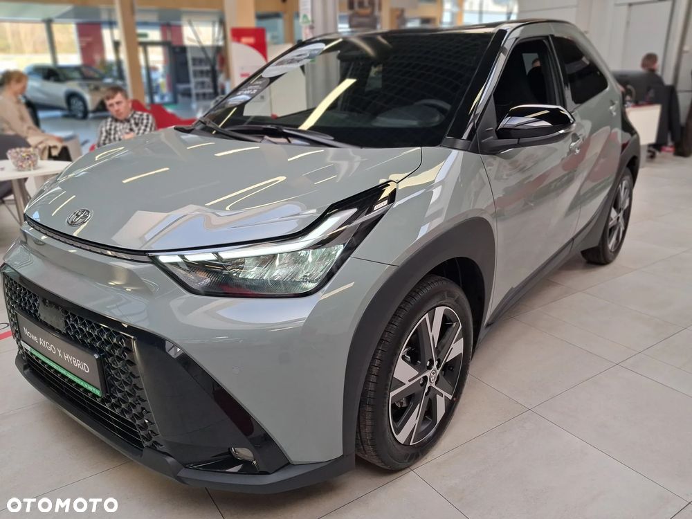 Toyota Aygo X Hybrid 1.5 Style e-CVT - 1