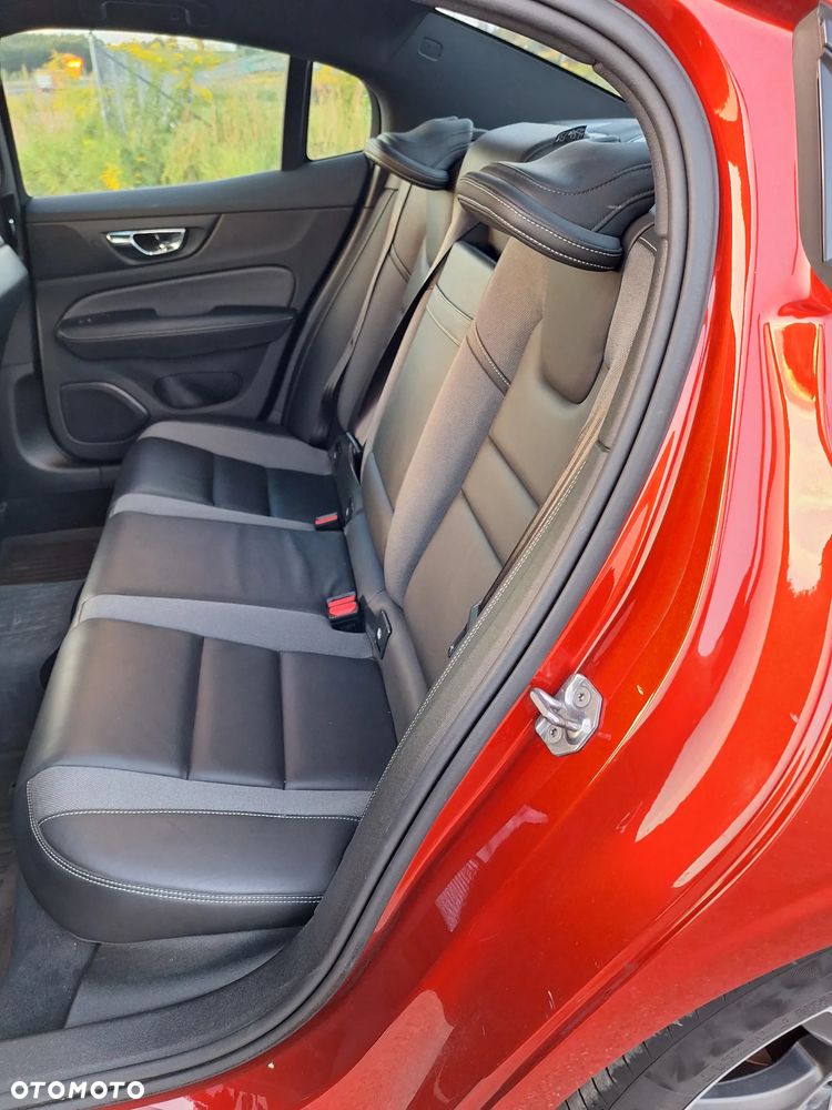 Volvo S60 T4 R-Design - 17