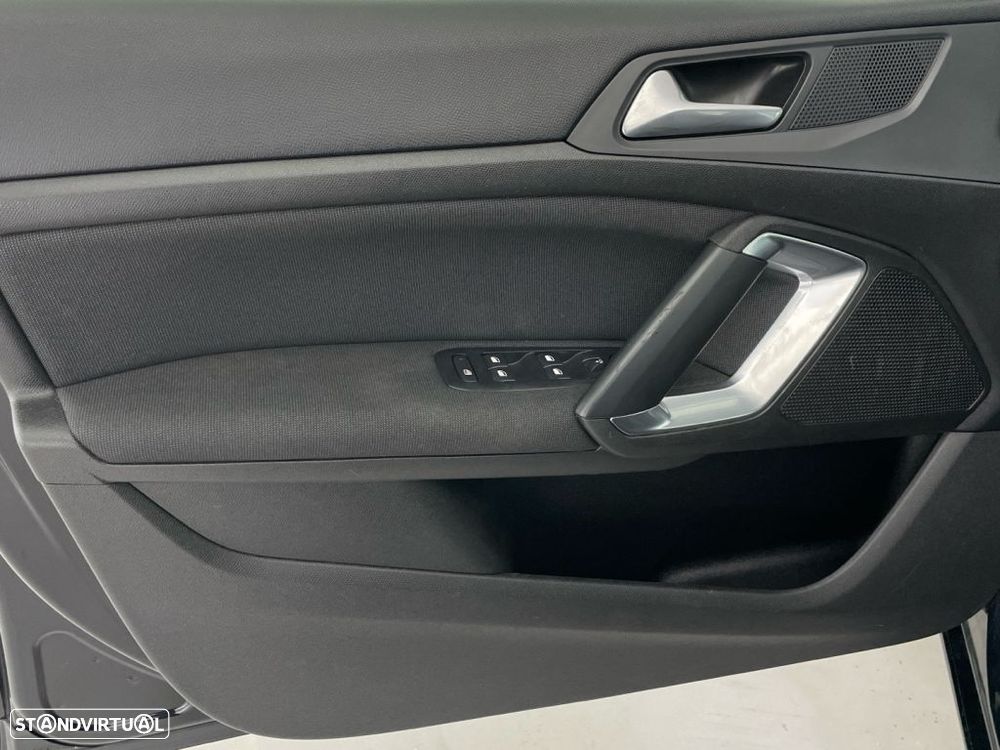 Peugeot 308 SW 1.2 PureTech Allure - 17