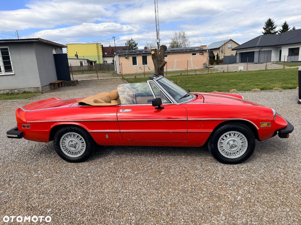 Alfa Romeo Spider - 5