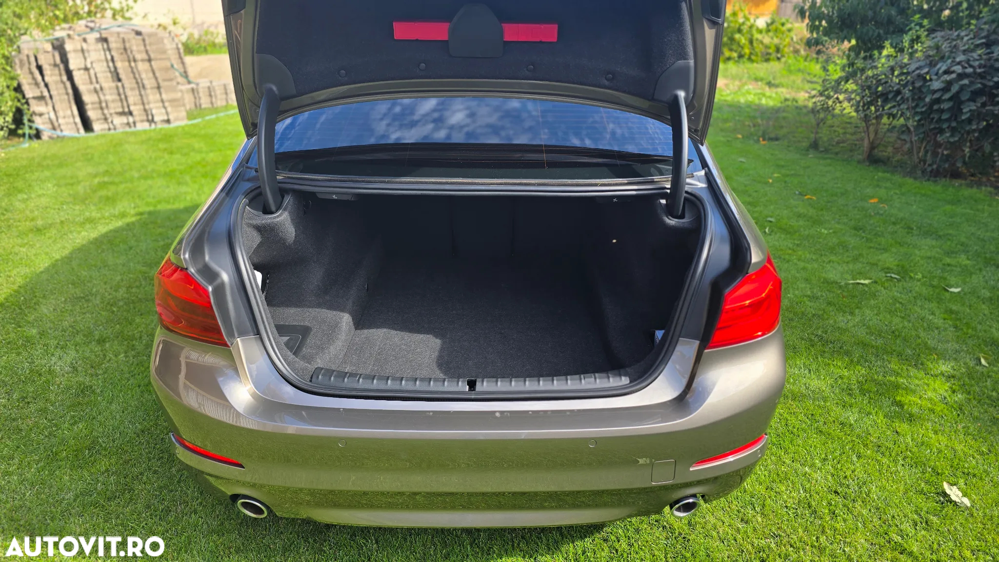 BMW Seria 5 520i AT - 12