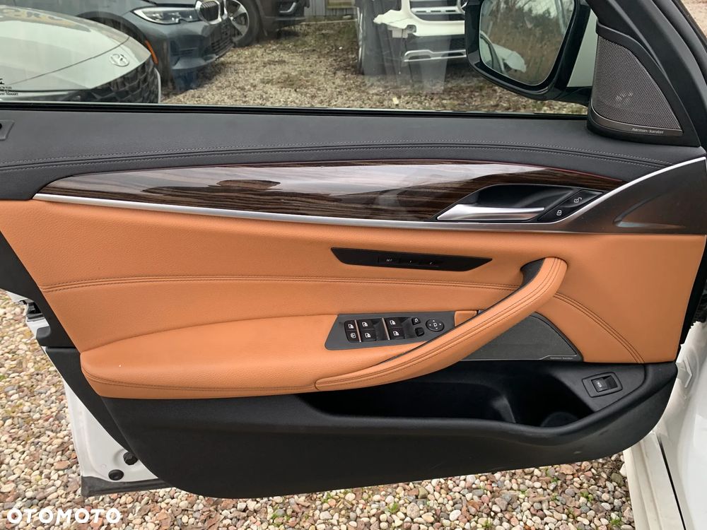 BMW Seria 5 540i xDrive Sport Line - 11