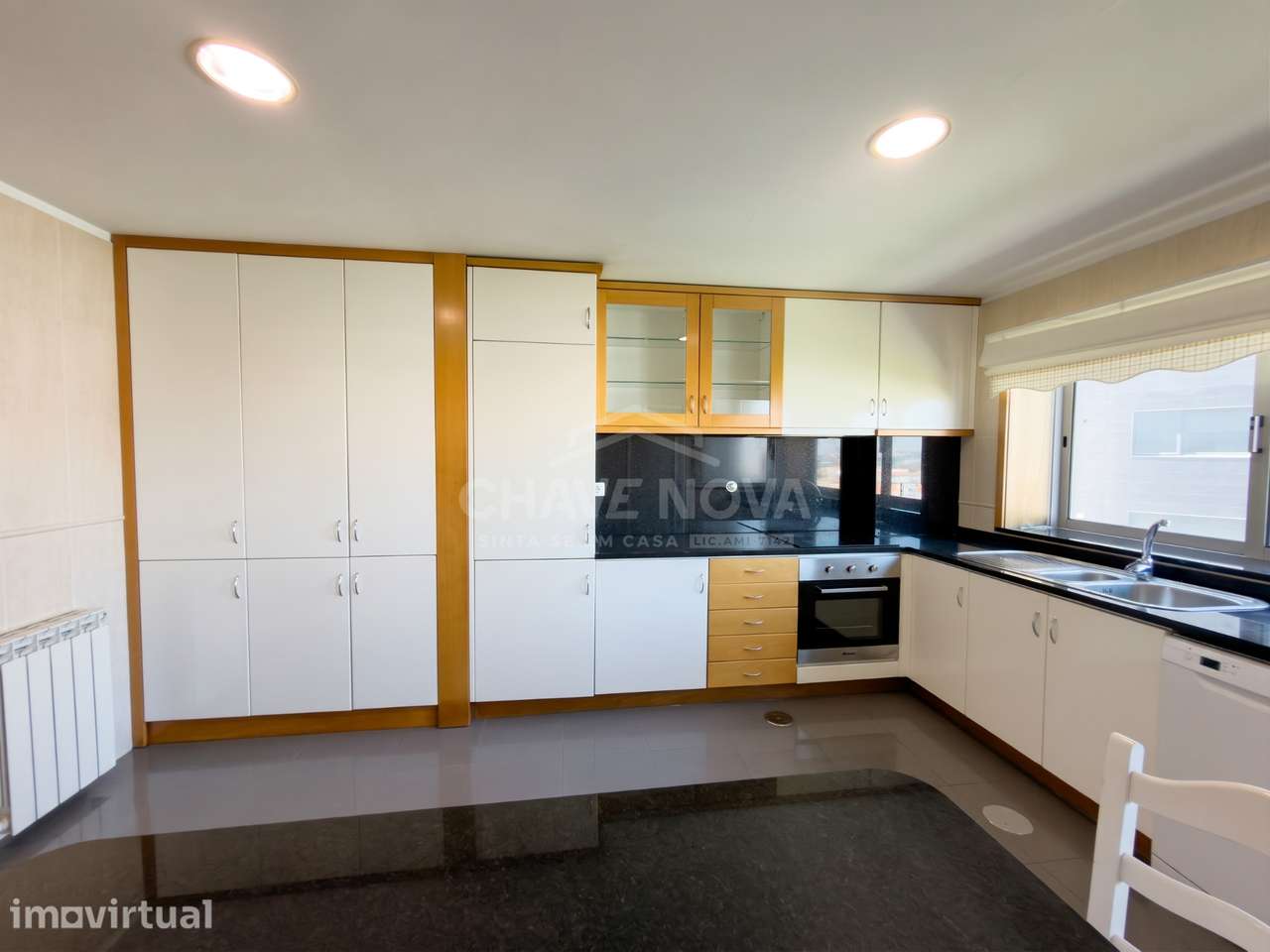 T2 Mobilado Como Novo c/ Lugar de Garagem em Oliveira do Douro - Grande imagem: 5/32