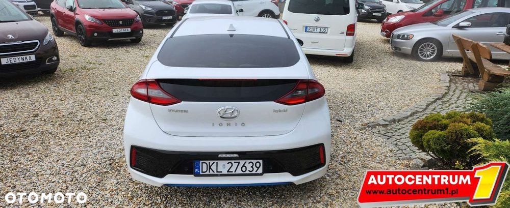 Hyundai IONIQ - 18