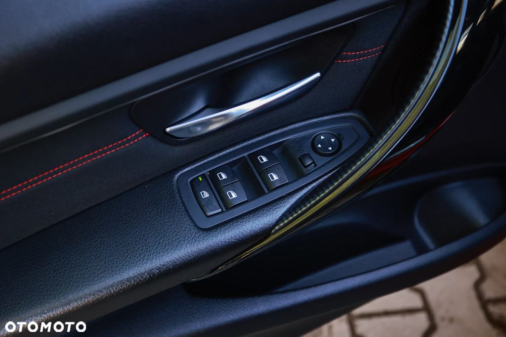 BMW Seria 3 320d DPF Edition Sport - 20
