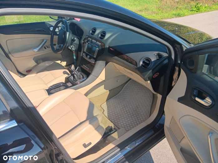 Ford Mondeo - 9