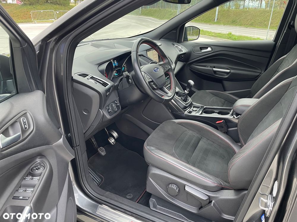 Ford Kuga 1.5 EcoBoost 2x4 ST-Line - 15