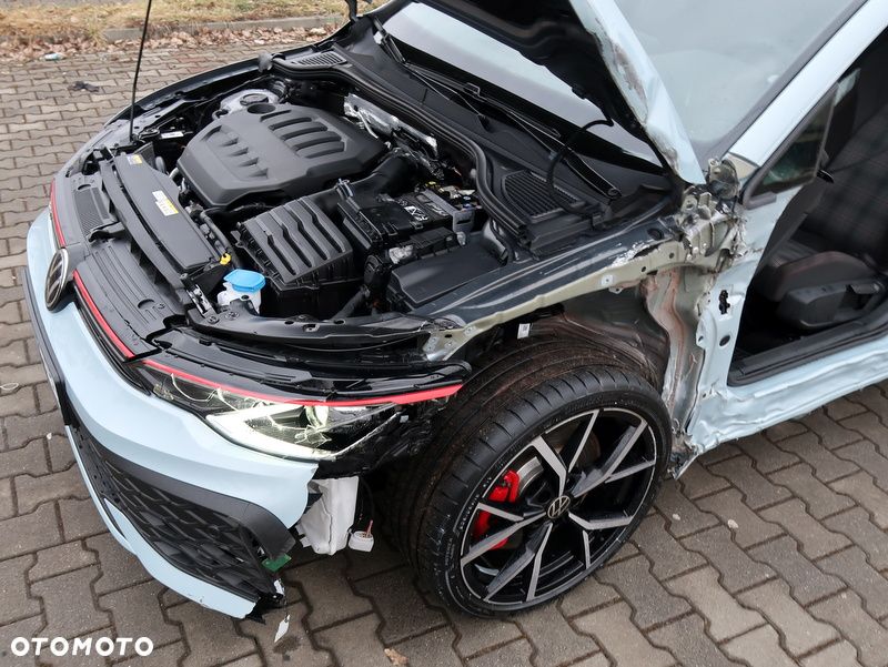 Volkswagen Golf - 37