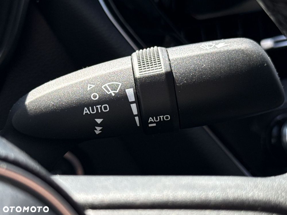 Toyota Corolla 1.8 Hybrid Style - 21