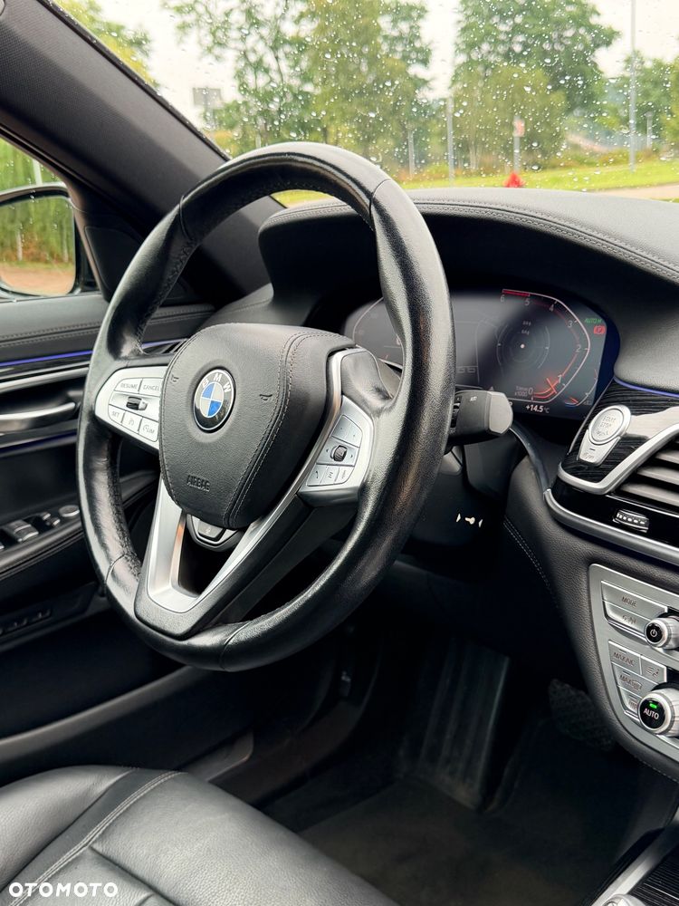 BMW Seria 7 740d xDrive - 31