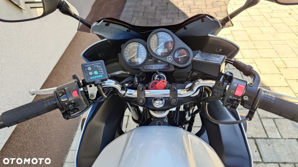 Yamaha FZS - 12
