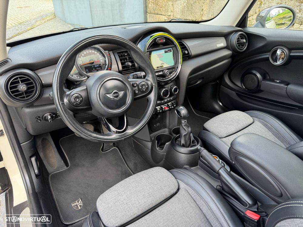 MINI 3 Portas Cooper D Aut. - 11