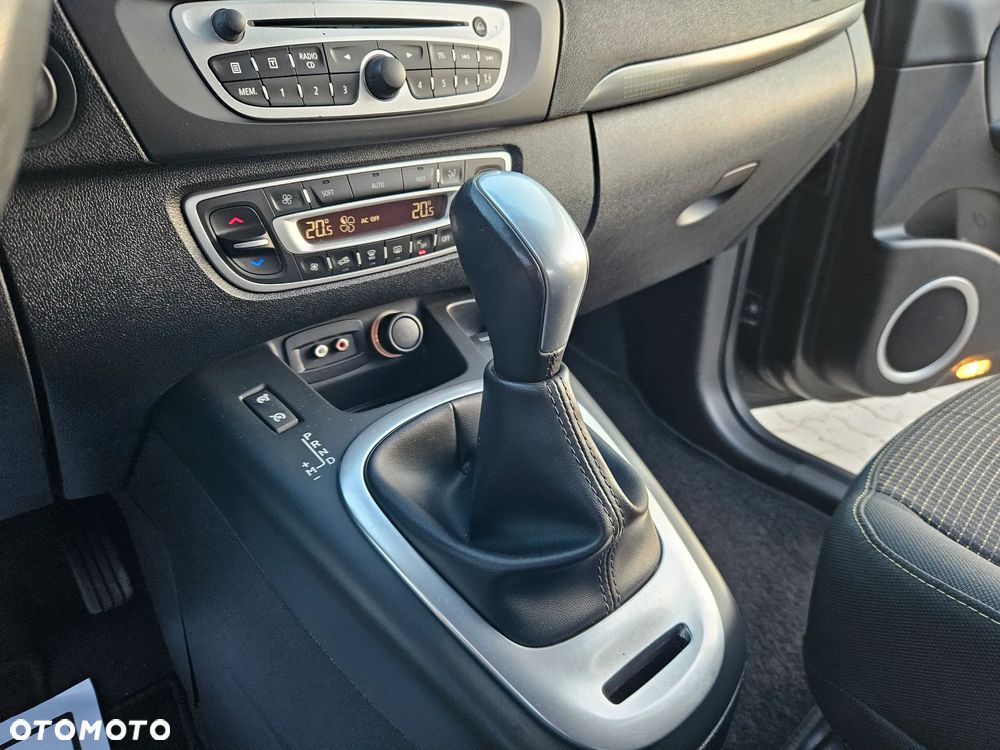 Renault Scenic 2.0 16V 140 CVT Dynamique - 10