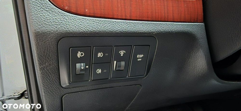 Hyundai Grand Santa Fe - 17