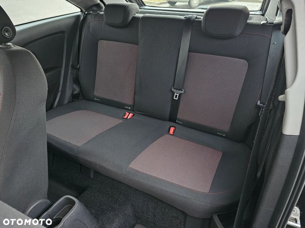 Opel Corsa 1.4 16V Sport - 25