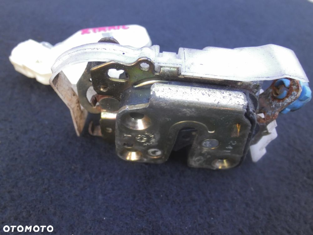 ZAMEK DRZWI LEWY PRZÓD NISSAN X-TRAIL I T30 4 PIN 80553AA210 EUROPA - 2