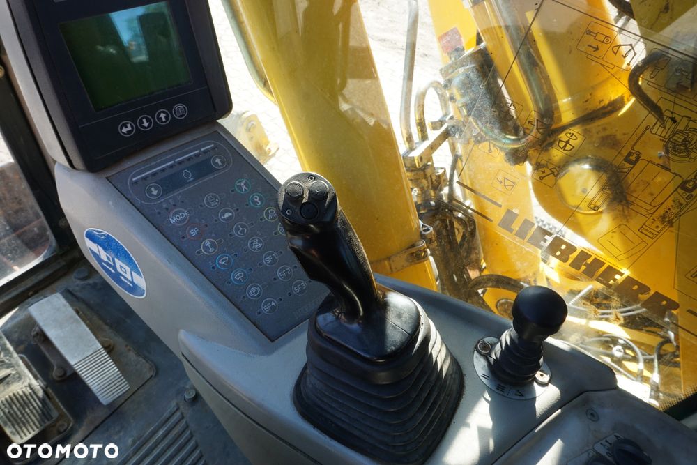 Liebherr A900C ZW Koparka dwudrożna Kolejowa - 32