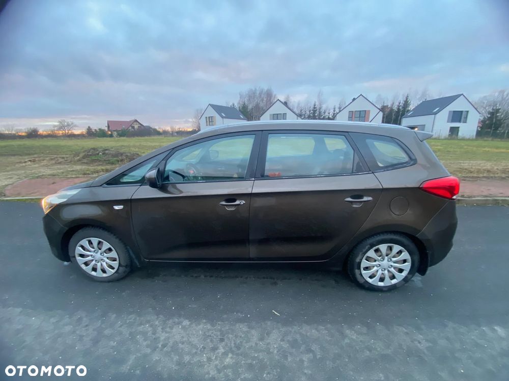 Kia Carens 1.7 CRDi L 7os - 4