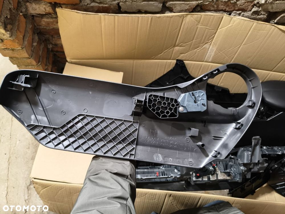 Komplet Konsola Toyota RAV4 — deska rozdzielcza Rav 4, konsola, elementy wewnętrzne - 6