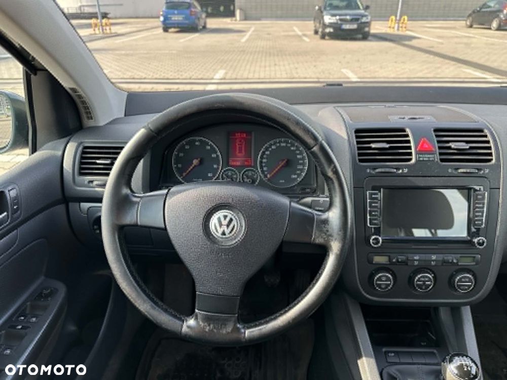 Volkswagen Golf 1.6 FSI Comfortline - 14