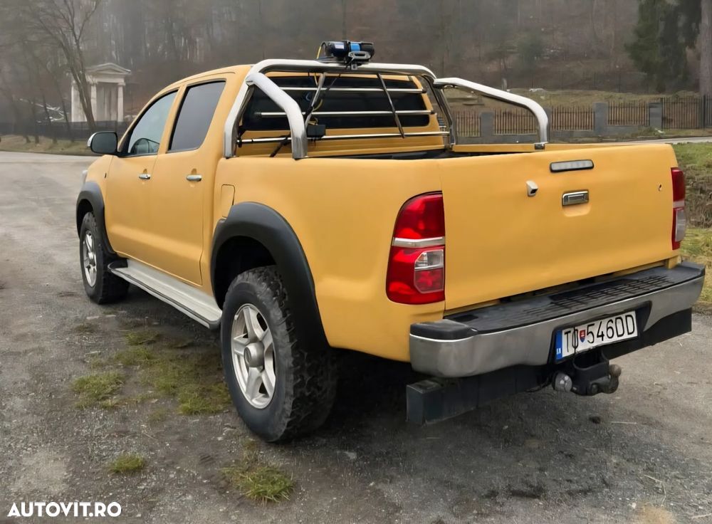 Toyota Hilux 4x4 Cabina Dubla Style+ Aut. - 3