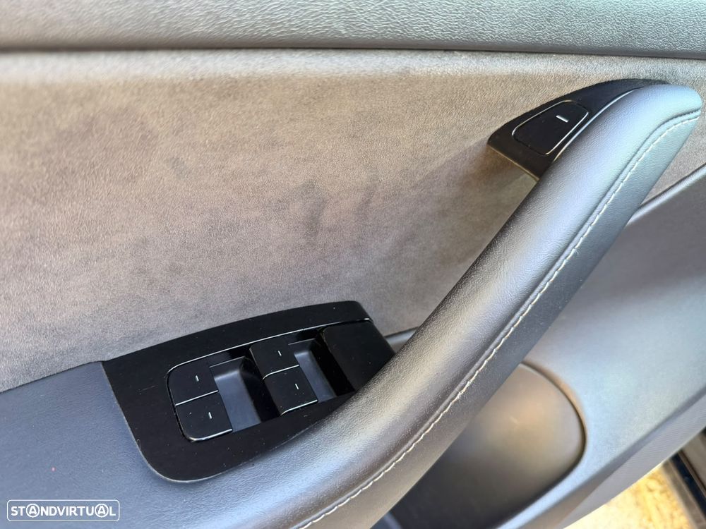 Tesla Model 3 Standard Range Plus RWD - 25