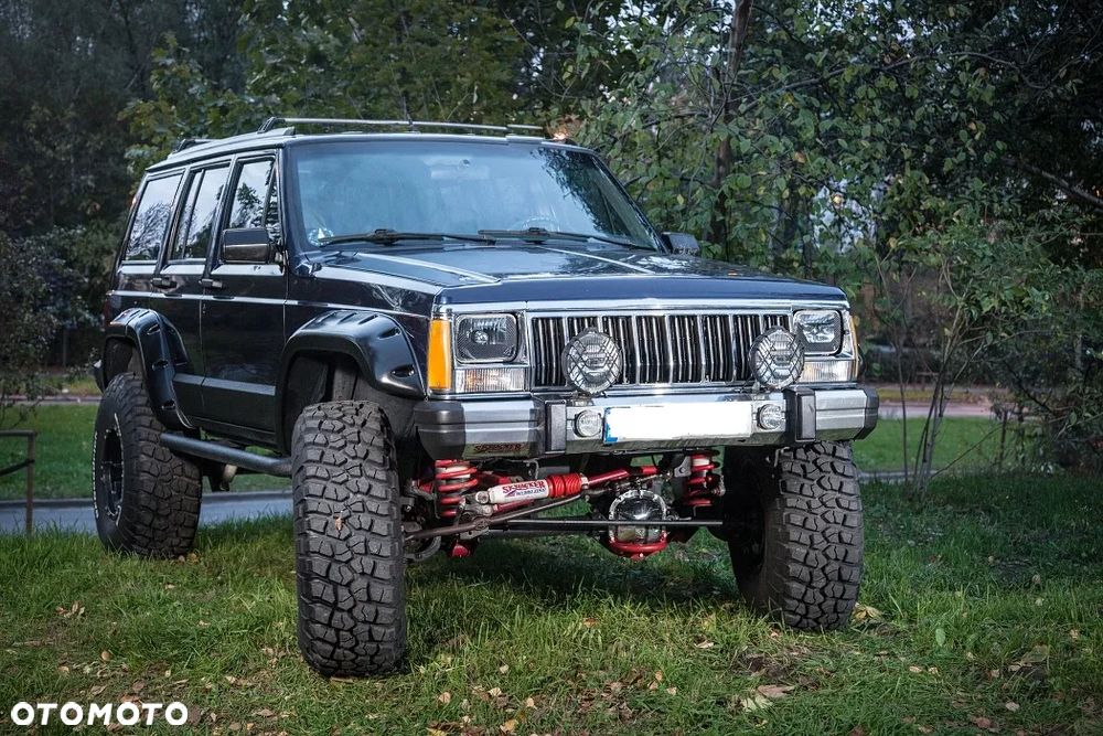Jeep Cherokee - 17